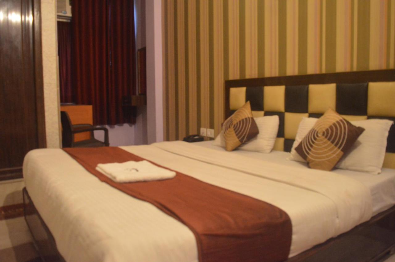 Hotel Apsara , By Soank Hospitality Haridwār Exteriör bild