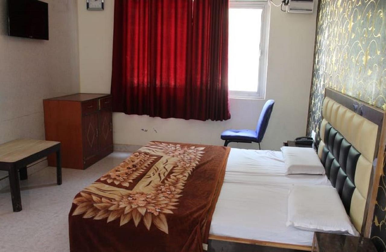 Hotel Apsara , By Soank Hospitality Haridwār Exteriör bild