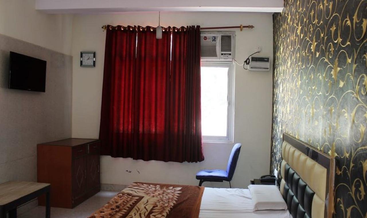 Hotel Apsara , By Soank Hospitality Haridwār Exteriör bild
